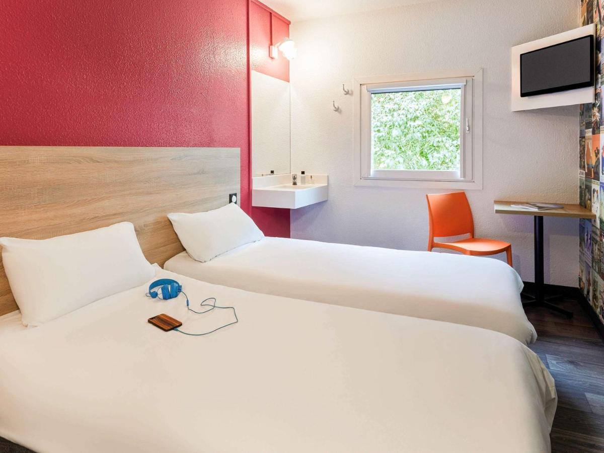 Hotelf1 Saint Malo Kültér fotó A typical Ibis budget room